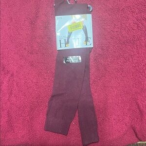 HUE Rich Burgundy Knee Sock tights
